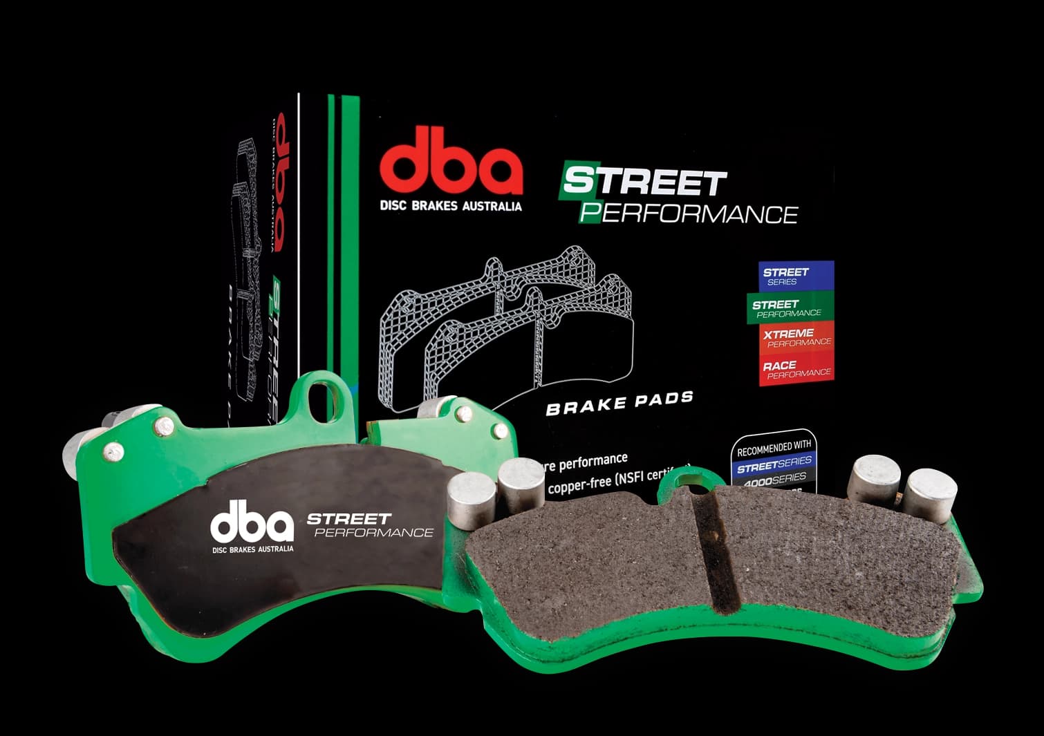 DBA Street Performance Bremsbeläge in charakteristischer grüner Mischung mit Verpackung zeigt kupferfreie NSFI-Zertifizierung für 4x4-Anwendungen