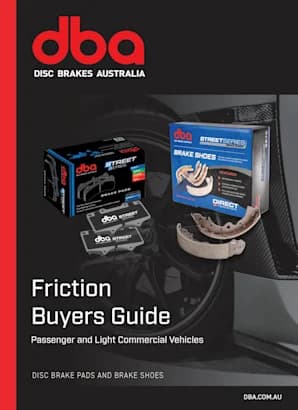 DBA 4WD & AWD 2021 Katalog-Cover mit weißem Toyota Land Cruiser auf rötlich getöntem Geländeuntergrund